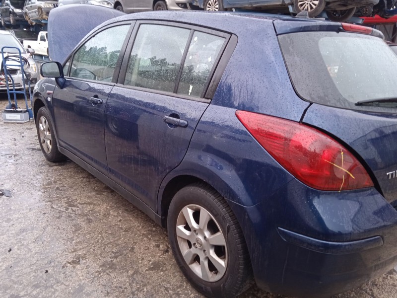 nissan tiida hatchback (c11) del año 2009