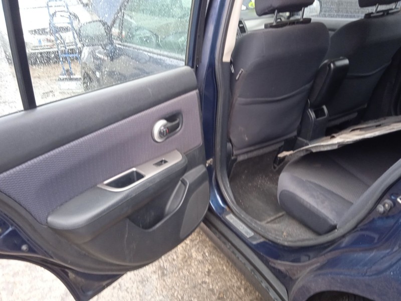 nissan tiida hatchback (c11) del año 2009