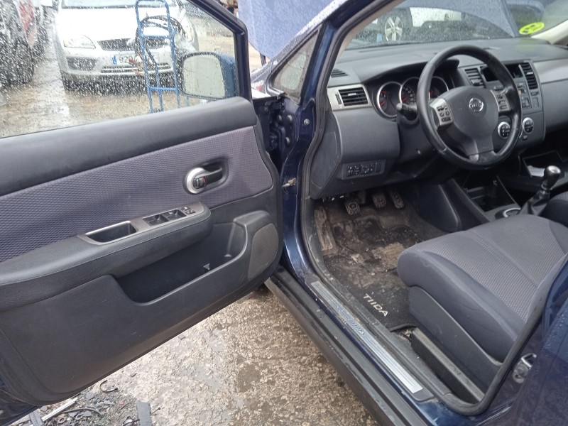 nissan tiida hatchback (c11) del año 2009