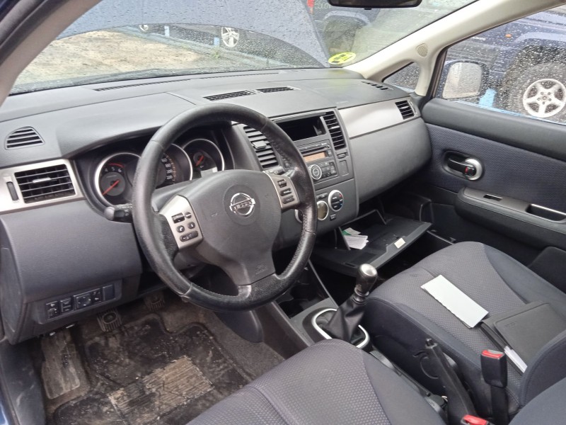 nissan tiida hatchback (c11) del año 2009