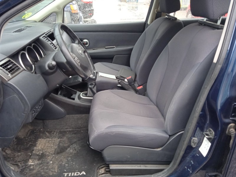 nissan tiida hatchback (c11) del año 2009