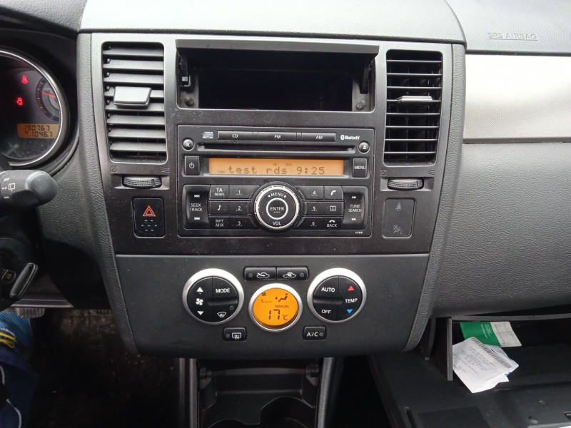 nissan tiida hatchback (c11) del año 2009