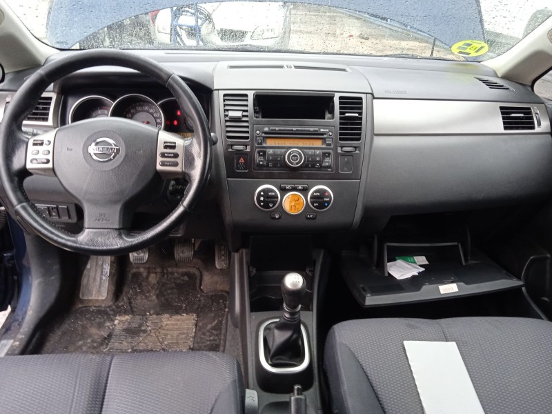 nissan tiida hatchback (c11) del año 2009