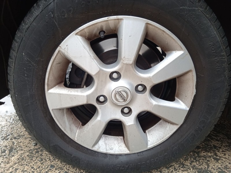 nissan tiida hatchback (c11) del año 2009