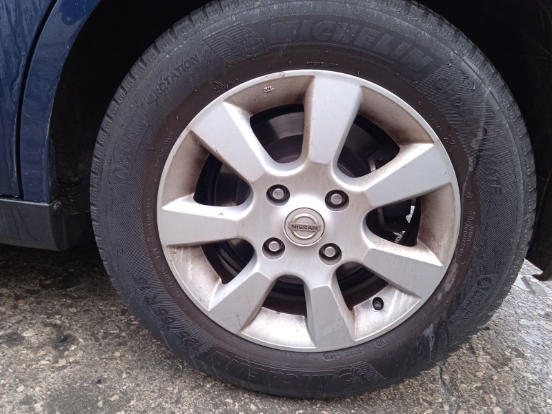 nissan tiida hatchback (c11) del año 2009