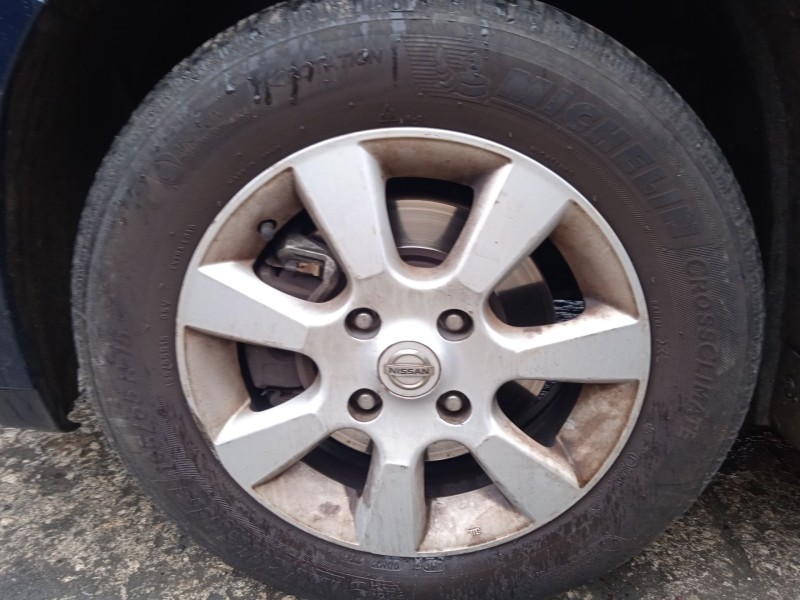 nissan tiida hatchback (c11) del año 2009