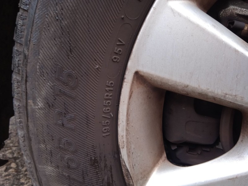 nissan tiida hatchback (c11) del año 2009