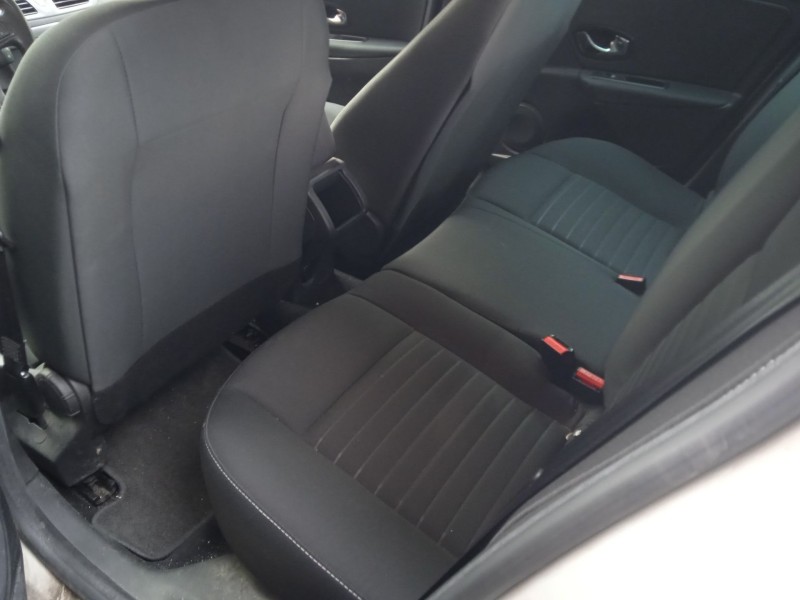 renault megane iii hatchback (bz0/1_, b3_) del año 2015