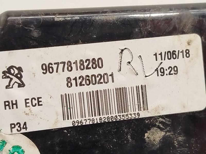 Recambio de piloto trasero derecho interior para peugeot 308 1.5 hdi referencia OEM IAM 9677818280  81260201