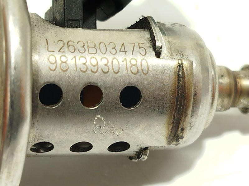 Recambio de inyector para peugeot 308 1.5 hdi referencia OEM IAM 9813930180  