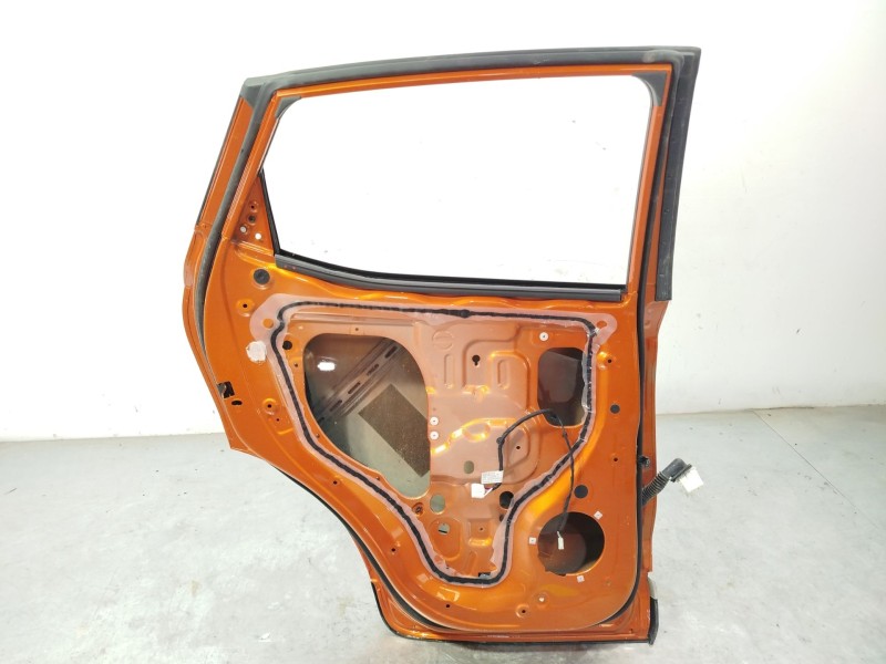 Recambio de puerta trasera izquierda para mg mg zs suv 1.5 vti referencia OEM IAM 10322167  