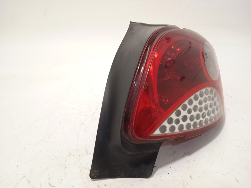 Recambio de piloto trasero derecho para peugeot 206+ (2l_, 2m_) 1.1 referencia OEM IAM 9685618180 6351GV 20090622