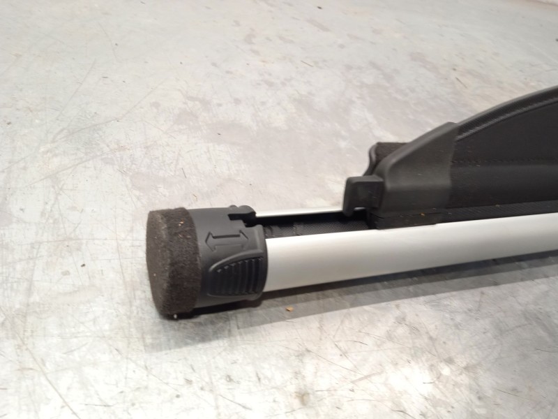 Recambio de bandeja trasera para kia carens iv 1.7 crdi referencia OEM IAM 85910A4000WK  