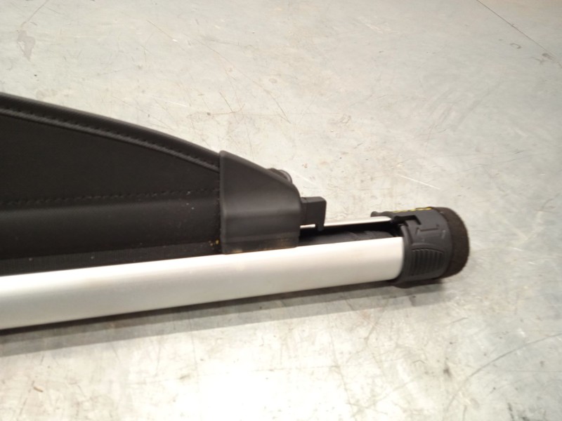 Recambio de bandeja trasera para kia carens iv 1.7 crdi referencia OEM IAM 85910A4000WK  