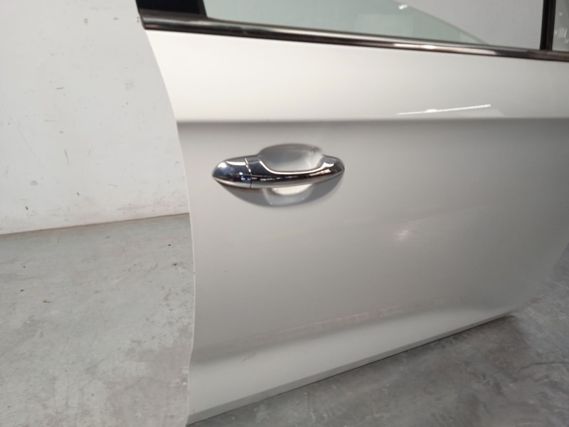 Recambio de puerta delantera derecha para kia carens iv 1.7 crdi referencia OEM IAM 76004A4000  