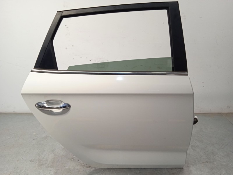 Recambio de puerta trasera derecha para kia carens iv 1.7 crdi referencia OEM IAM 77004A4000  