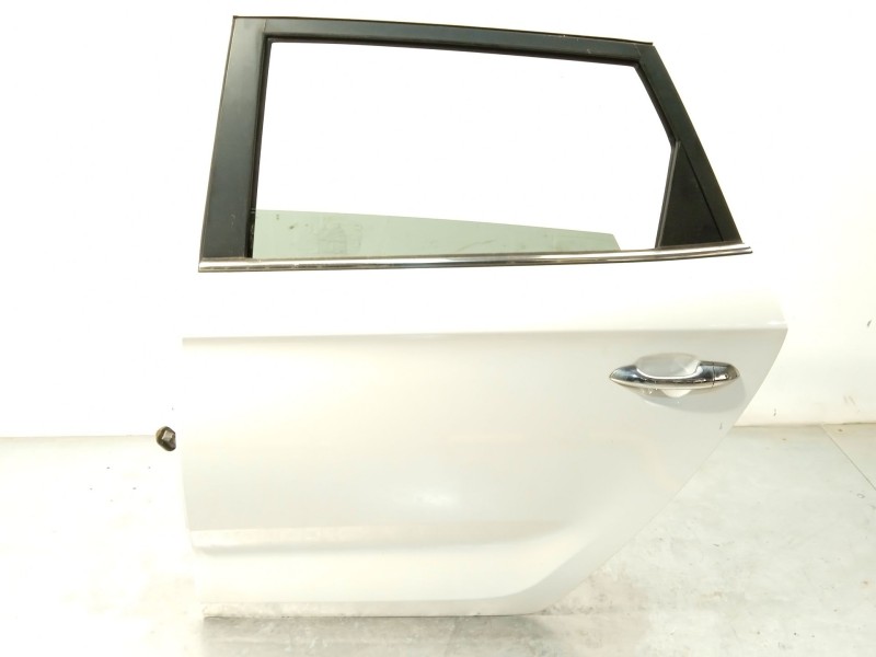 Recambio de puerta trasera izquierda para kia carens iv 1.7 crdi referencia OEM IAM 77003A4000  