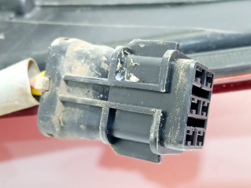 Recambio de piloto trasero izquierdo para kia carens iv 1.7 crdi referencia OEM IAM 92401A4110  