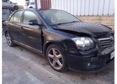 TOYOTA AVENSIS SEDÁN (_T25_)