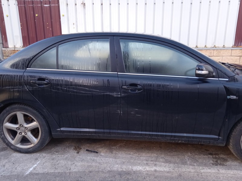 toyota avensis sedán (_t25_) del año 2008