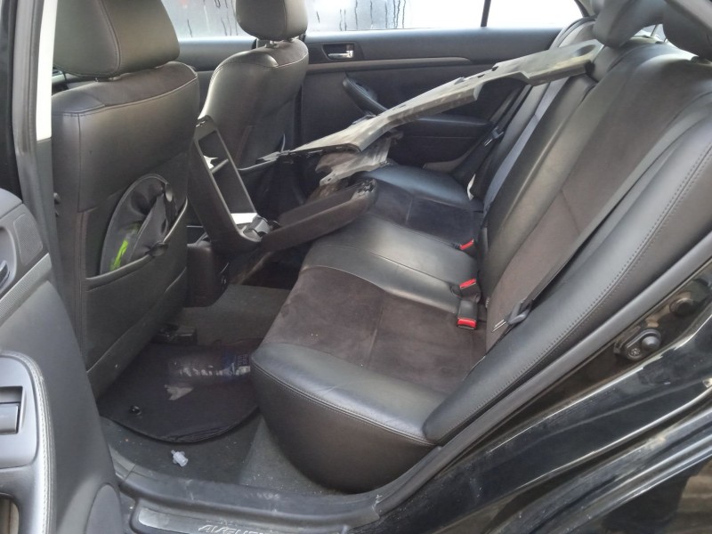 toyota avensis sedán (_t25_) del año 2008