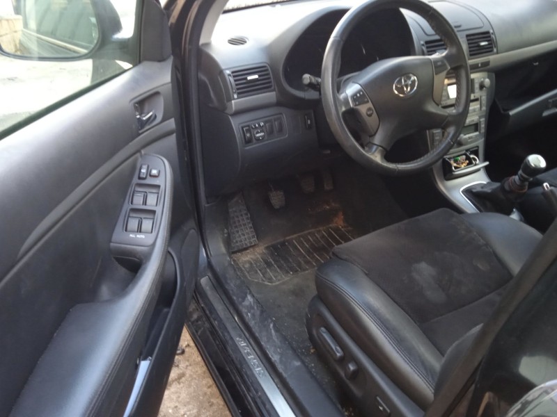 toyota avensis sedán (_t25_) del año 2008