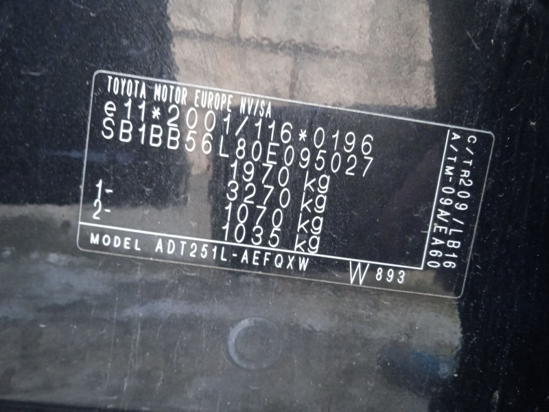 toyota avensis sedán (_t25_) del año 2008