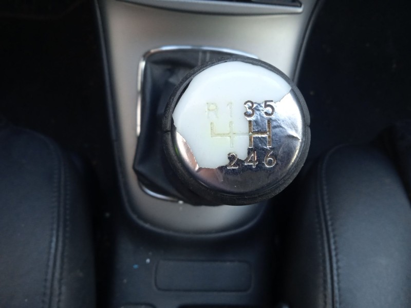 toyota avensis sedán (_t25_) del año 2008