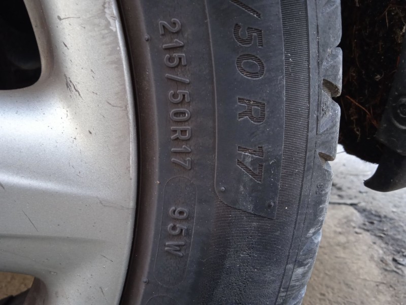 toyota avensis sedán (_t25_) del año 2008