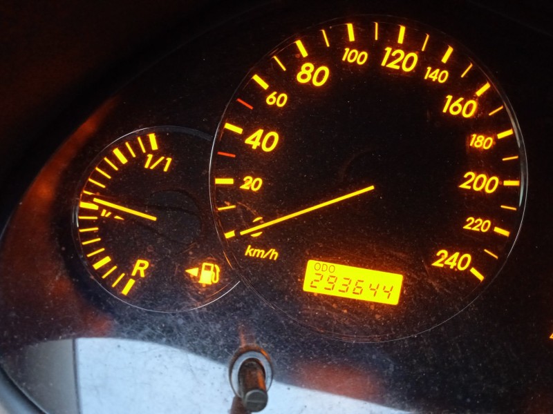 toyota avensis sedán (_t25_) del año 2008