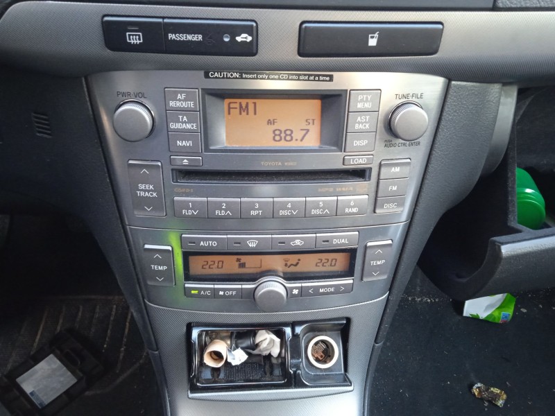 toyota avensis sedán (_t25_) del año 2008