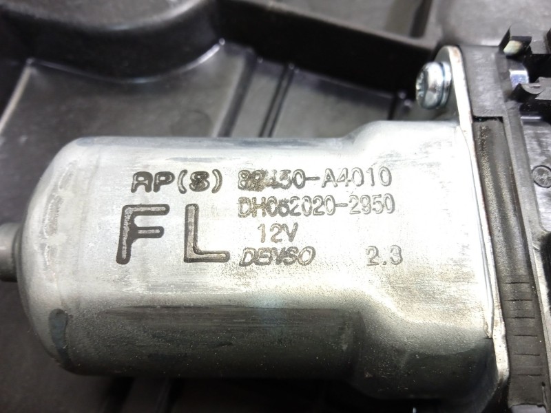 Recambio de elevalunas delantero izquierdo para kia carens iv 1.7 crdi referencia OEM IAM 82470A4260  