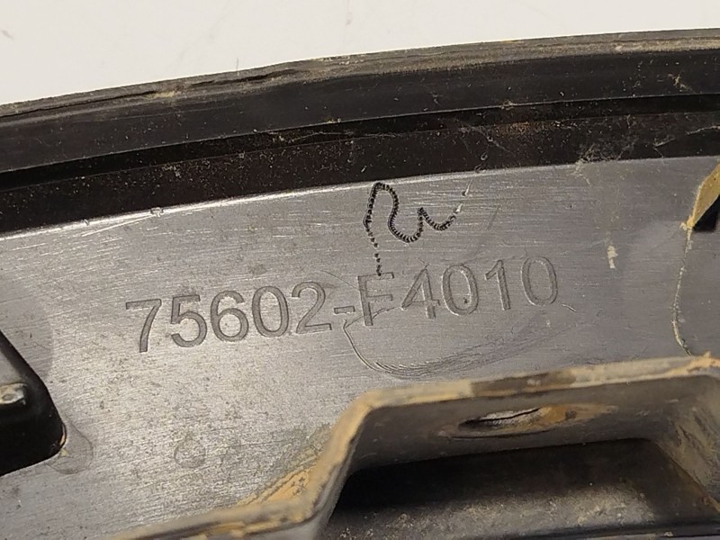 Recambio de aletin delantero izquierdo para toyota c-hr (_x1_) 2.0 hybrid (maxh10) referencia OEM IAM 75602F4010  