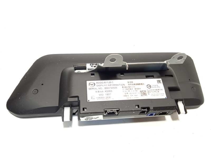 Recambio de pantalla multifuncion para mazda 3 sedán (bp) zenith-x referencia OEM IAM BDGG611J0C  BDGG
