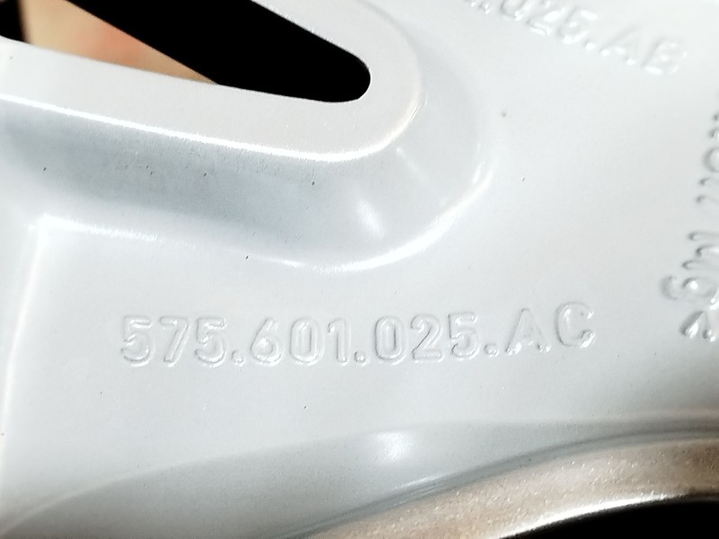 Recambio de llanta para seat ateca (kh7, khp) 1.5 tsi referencia OEM IAM 575601025AC 575601025AC8Z8 