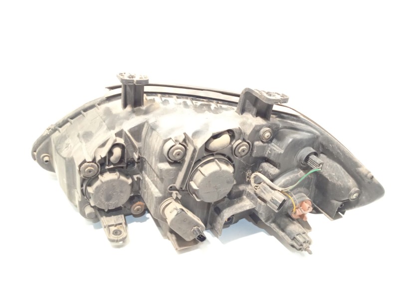 Recambio de faro derecho para ssangyong rodius i 2.7 xdi referencia OEM IAM 8310221305  