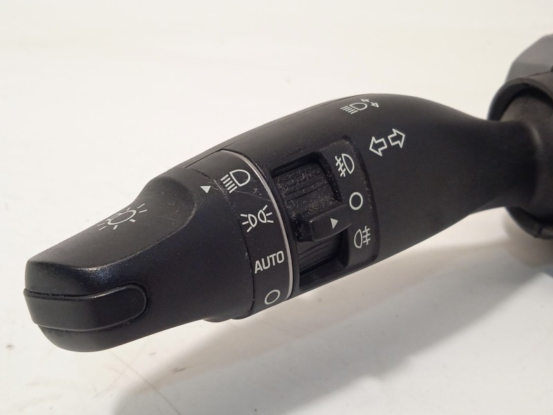 Recambio de mando intermitentes para hyundai kona 1.0 tgdi cat referencia OEM IAM 93403J9950  