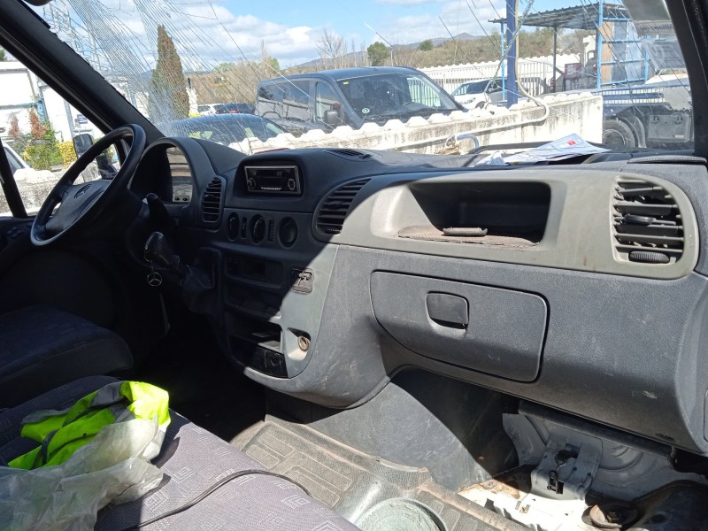mercedes-benz sprinter 3-t furgoneta (b903) del año 2000