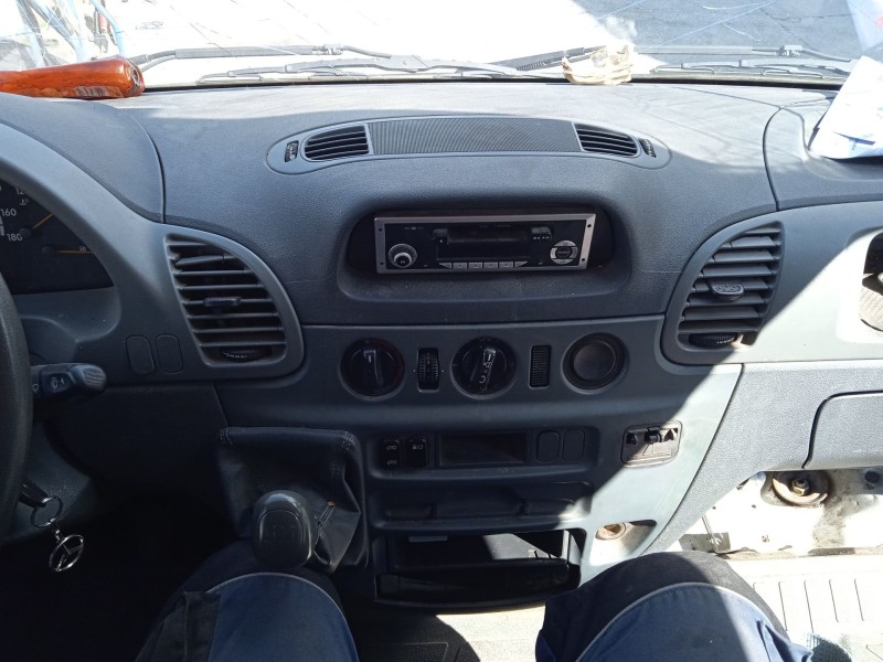 mercedes-benz sprinter 3-t furgoneta (b903) del año 2000