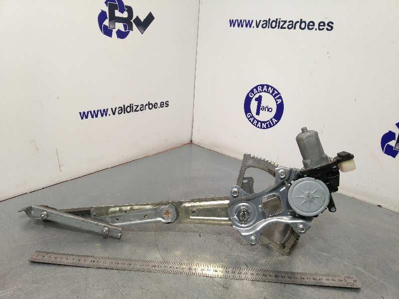 ELEVALUNAS DELANTERO IZQUIERDO 61188CA010 