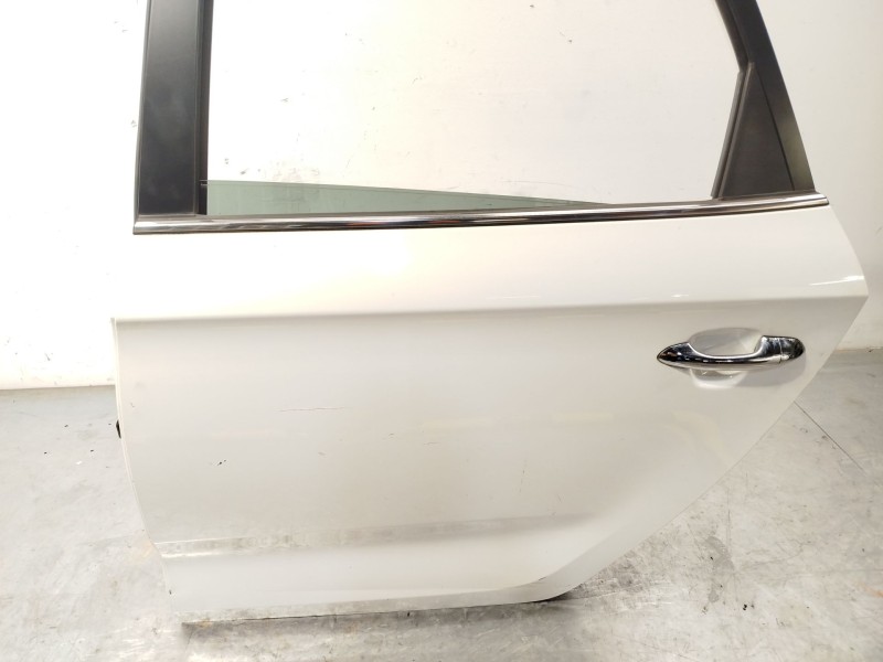 Recambio de puerta trasera izquierda para kia carens iv 1.7 crdi referencia OEM IAM 77003A4000  
