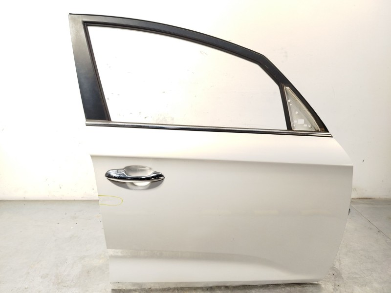 Recambio de puerta delantera derecha para kia carens iv 1.7 crdi referencia OEM IAM 76004A4000  