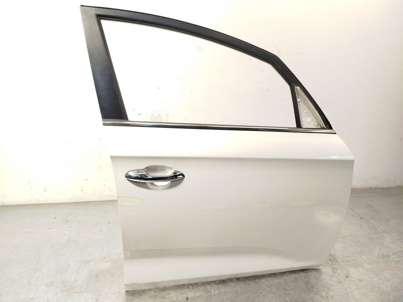 Recambio de puerta delantera derecha para kia carens iv 1.7 crdi referencia OEM IAM 76004A4000  