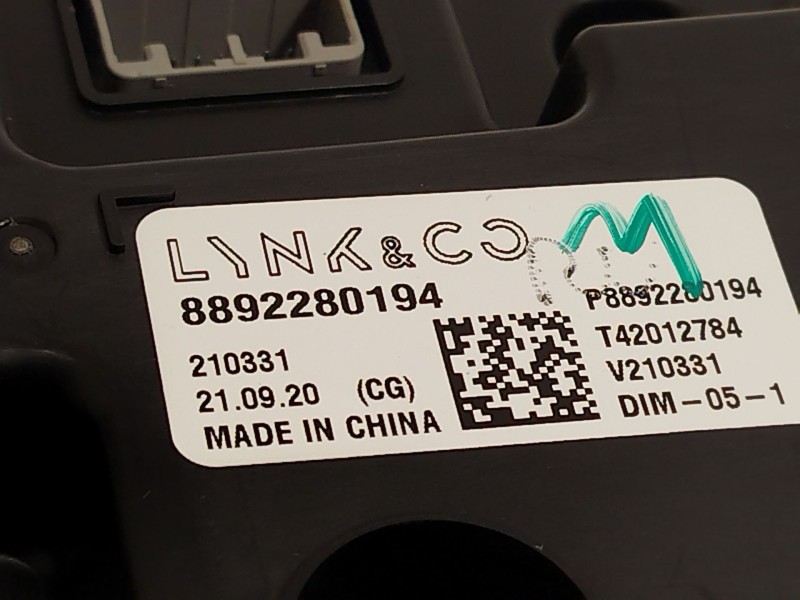 Recambio de cuadro instrumentos para lynk & co 01 phev referencia OEM IAM 8892280194  P8892280194