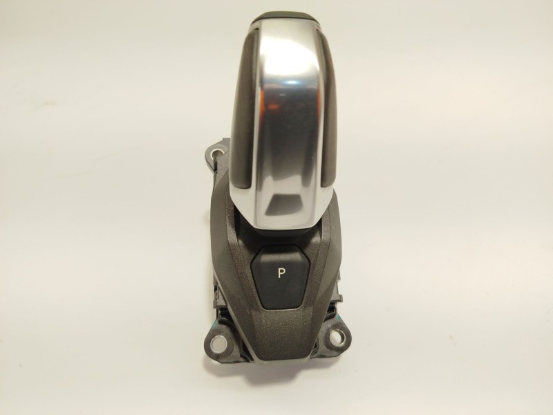 Recambio de palanca cambio para lynk & co 01 phev referencia OEM IAM 8890977823  