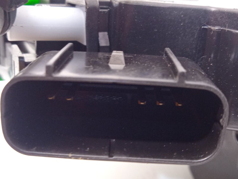 Recambio de cerradura puerta delantera derecha para kia carens iv 1.7 crdi referencia OEM IAM 81320A4010  