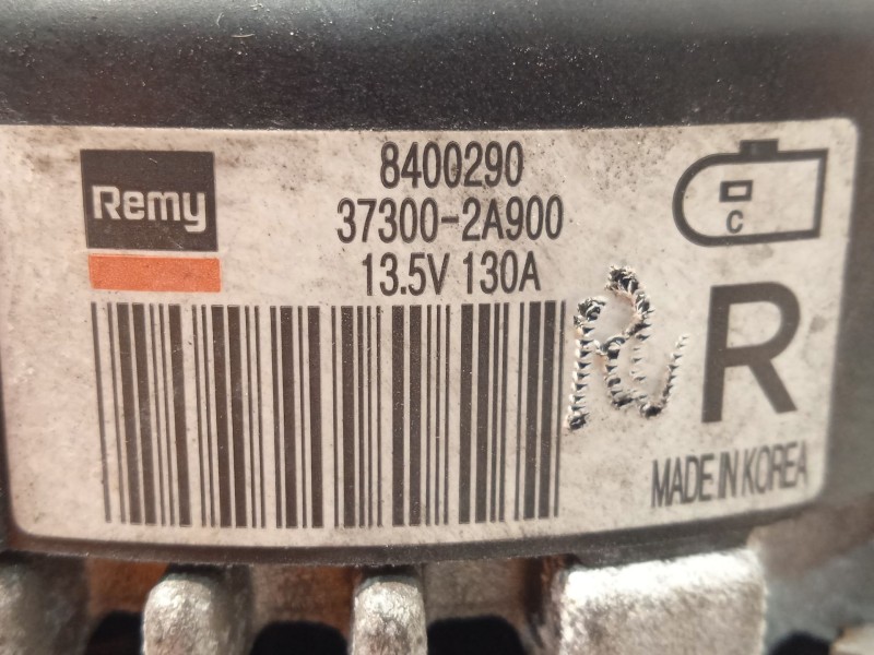 Recambio de alternador para kia carens iv 1.7 crdi referencia OEM IAM 373002A900  8400290
