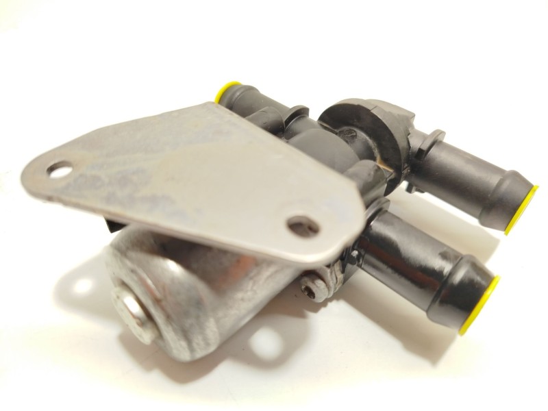 Recambio de bomba agua para lynk & co 01 phev referencia OEM IAM 8888038596  31461924