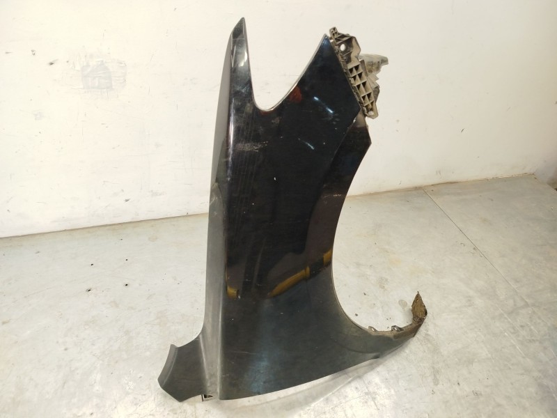 Recambio de aleta delantera derecha para hyundai santa fé ii (cm) 2.2 crdi referencia OEM IAM 663202B500  