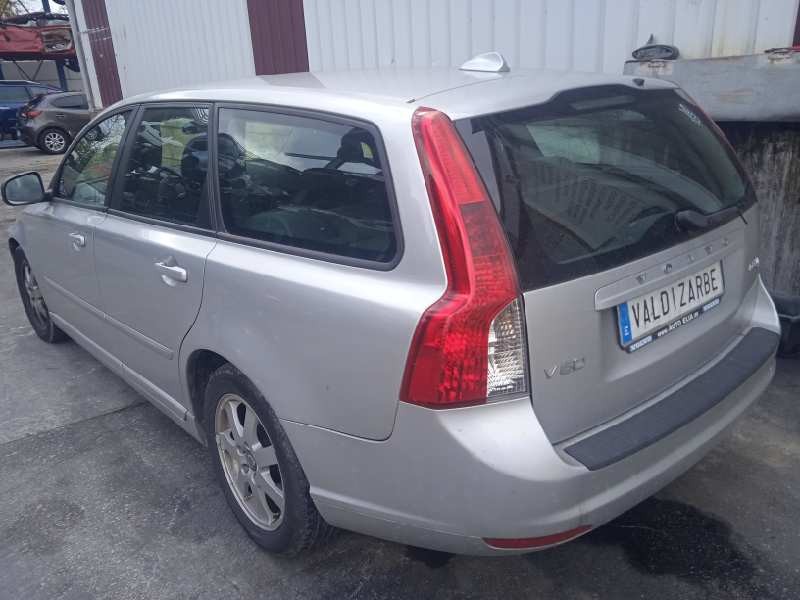 volvo v50 familiar del año 2011